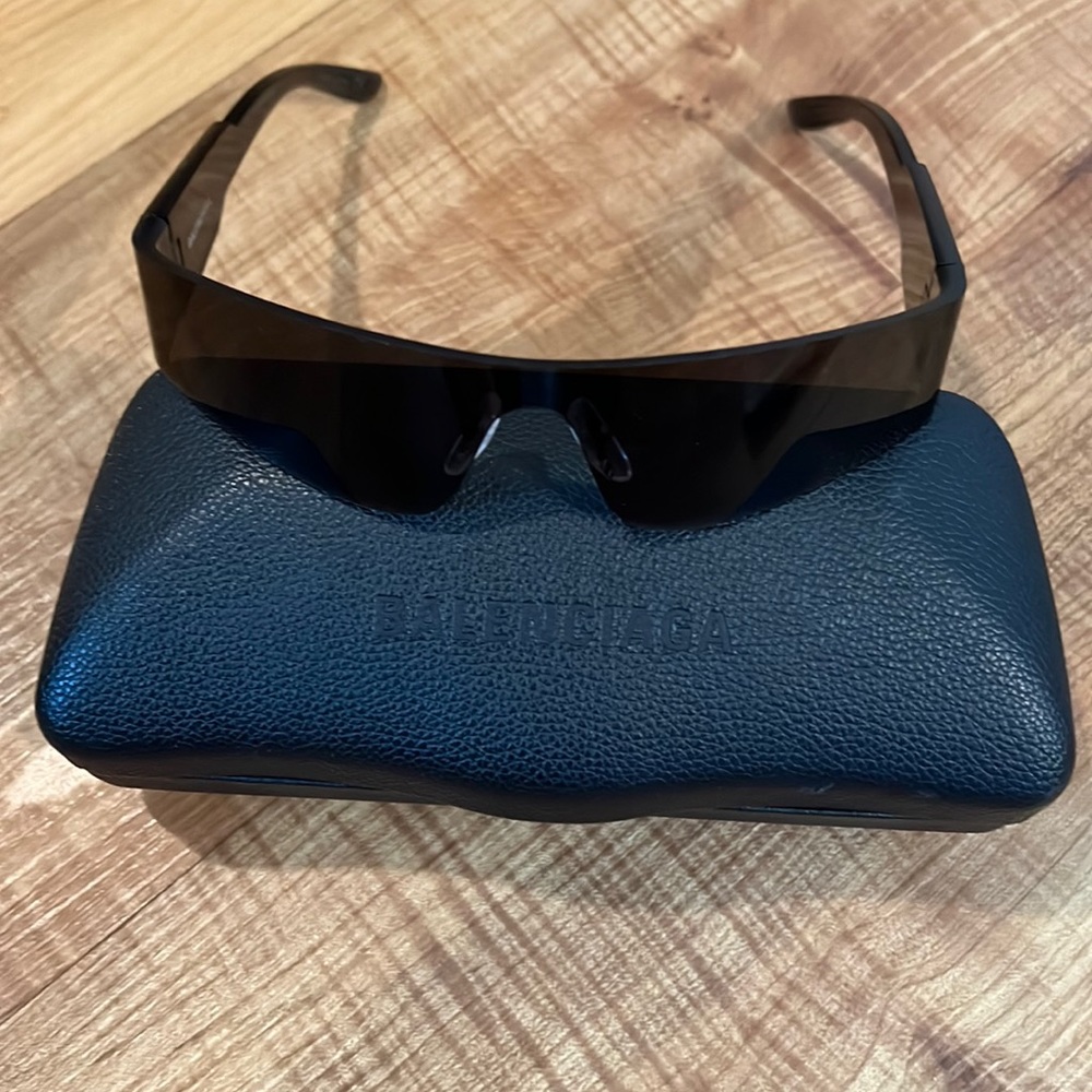BALENCIAGA sunglasses